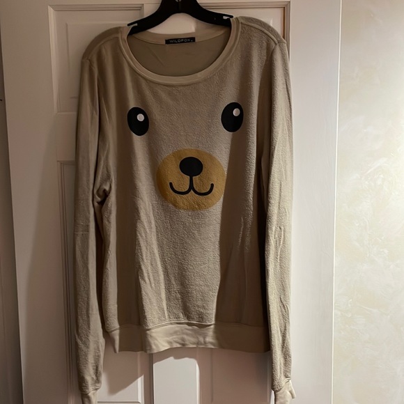 Wildfox Tops - Wildfox “Bear” sweatshirt in size M